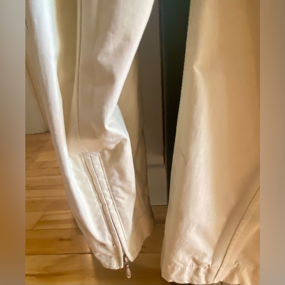 The North Face TNF Women’s Rain Jacket Trench Coat Hooded HyVent Medium Cream. - Picture 5 of 6